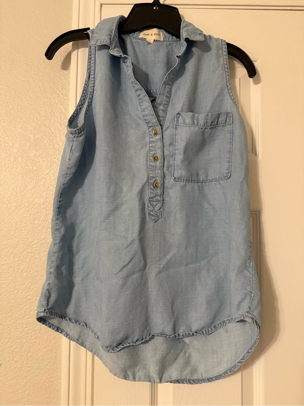 cloth & stone Light Blue Sleeveless Chambray Tank Top